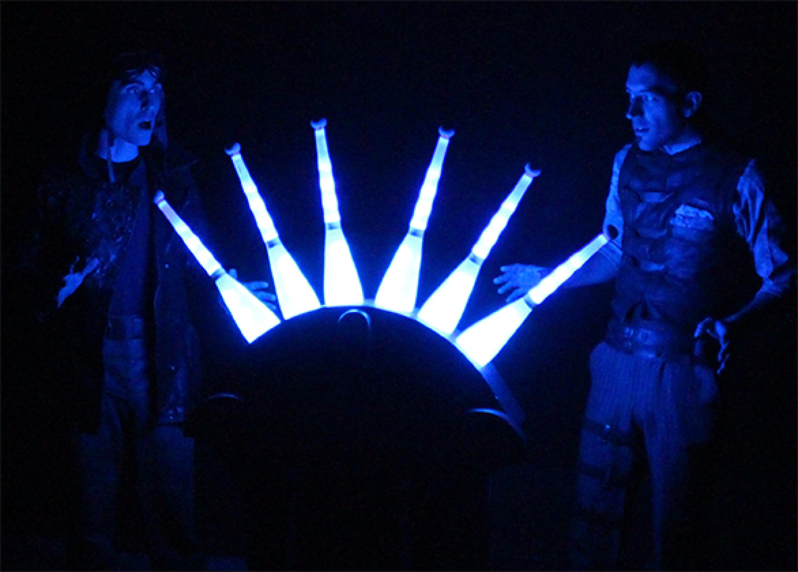 Jongleurs lumineux, numéro de cirque jongleur de lumière LED - Duo